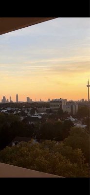 Skylineblick über Frankfurt,  2,5 Zimmer Wohnung