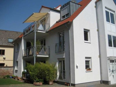 Exklusive 2,5-Zimmer-DG-Wohnung mit gehobener Ausstattung und Balkon in MA-Sandhofen