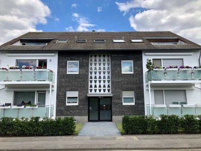 Ruhig gelegen, Lichtdurchflutet 2 -Zimmer Dachgeschosswohnung