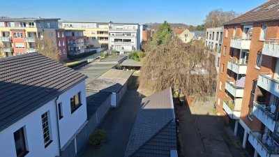 D Gerresheim: Schöne helle 2-Zimmerwohnung mit ca. 50 m² Wohnfläche