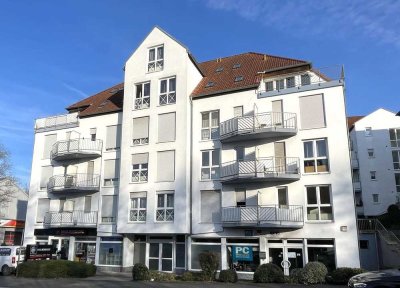 Gepflegte 3-Zimmer-Maisonette Wohnung im DG mit Balkon, Lift und TG-Platz