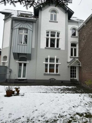 Wohnung ca. 130 m2, 4 Zimmer