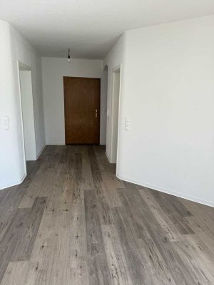 Freundliche 5-Zimmer-Erdgeschosswohnung mit gehobener Innenausstattung mit Balkon in Hosbach