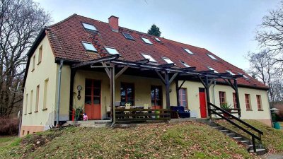 Helle, freundliche 2-Zimmer Wohnung im Grünen