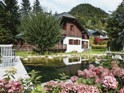 Familienanwesen - stilvoll mit großem Garten und Schwimmteich