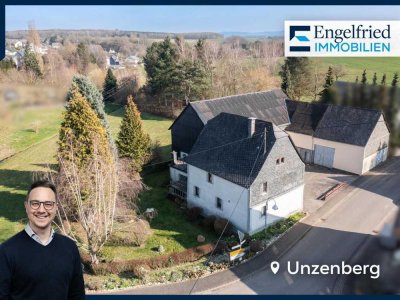 Uriges Bauernhaus aus 1779 mit großen Nebengebäuden auf weitläufigem Areal mit mehr als 3.000 m²