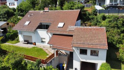 Einfamilienhaus mit Garage und Garten