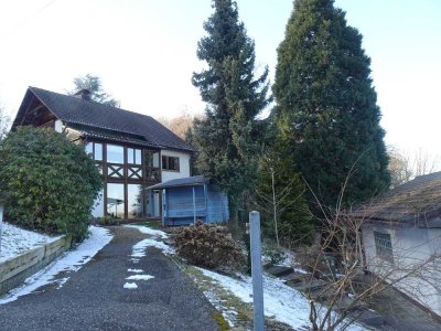 Idylisch gelegenes 1 Familienhaus mit wunderschönem 2047 qm großem Grundstück