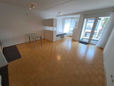 Würselen Zentrum: Tolle 2-Zimmer-Wohnung mit Einbauküche und Balkon