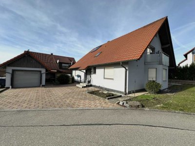 Hochwertiges Einfamilienhaus mit sonnigem Garten, viel Wohnraum und Sauna in guter Lage