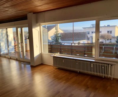 Aussichtslage, 3-Zi-Whg mit extra Home Office Zi.- Kirchheim/N. , Südbalkon, großen Garage