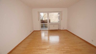 Helle 2 Zimmer-Wohnung mit Balkon