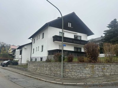 Großzügiges Zweifamilienhaus mit DG-Ausbau in Hauzenberg Nähe Zentrum