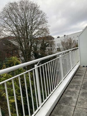 Großzügige 2-Zimmer-Wohnung mit Westbalkon, schönen Wohnküche und Tiefgaragenstellplatz