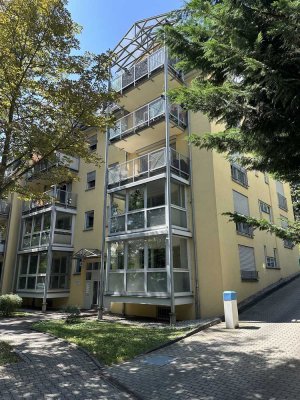 3-Raum-Wohnung mit Wintergarten und TG-STP direkt am schönen Stadtpark!