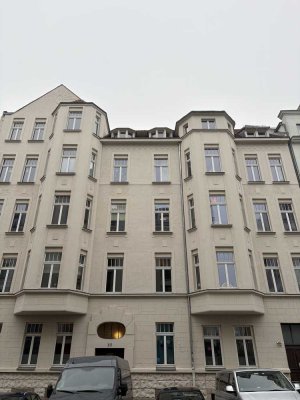 Schicke DG Wohnung in Südvorstadt, 4 Z. K. Bad, GWC, Terrasse und 60 qm Ausbaureserve im Dachgeschoß