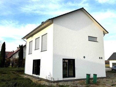 Einfamilienhaus Neubau bezugsfertig, idyllisch am Waldrand gelegen