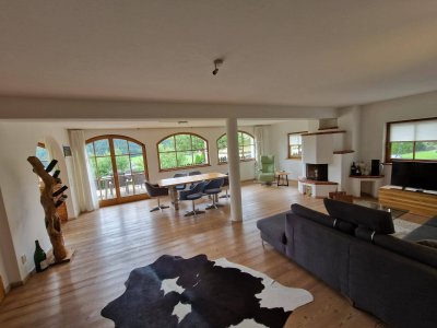 sonnige 128 m² Erdgeschosswohnung mit idyllischem Garten und Top Aussicht