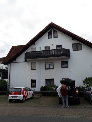 Gepflegte 3-Zimmer-Wohnung mit Balkon und Einbauküche in Karlstein