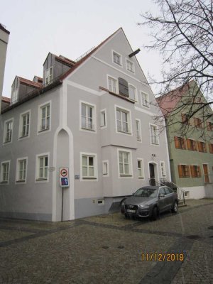 Exklusive 2-Zimmer-Wohnung in denkmalgeschütztem Altbau