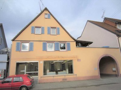 Gemütliche 2 Zi. Dachgeschosswohnung zentral gelegen in Eichstetten am Kaiserstuhl !