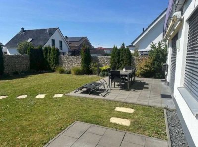 Stilvolle, voll möblierte Terrassenwohnung mit Garten in Wesseling Eichholz