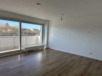 Helle  2-Zimmer Penthouse-Wohnung mit Balkon