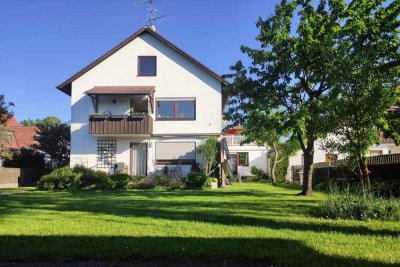 Moderne Erdgeschosswohnung mit exklusiver Kochinsel