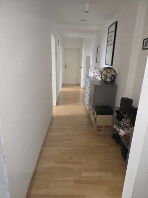 Top Dachgeschoss Wohnung im Herzen von Bonn-Poppelsdorf ,WG geeignet. Nähe Uni-Kliniken