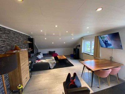 Gemütliche 3-Zimmer-Dachgeschosswohnung mit moderner Einbauküche in Bretten-Büchig