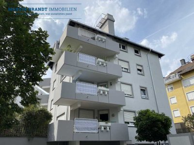 SCHÖNE 2 Zimmer Wohnung mit sonnigen Südwest Balkon 
und Tiefgarage in zentraler Lage von Idstein