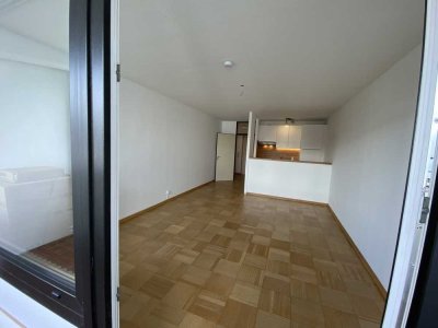 sehr schöne 1-Zimmer-Wohnung mit Balkon und Einbauküche in Frankfurt am Main