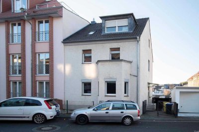 Mehrgenerationenhaus oder Kapitalanlage: Vielseitige Immobilie mit Potenzial in Bonn-Lengsdorf