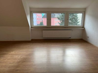 Helle 4-Zimmer-DG-Wohnung mit Balkon in Remscheid