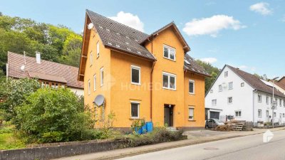 Haus in Dornröschenschlaf – MFH mit drei Wohnungen wartet auf liebevolle Kernsanierung