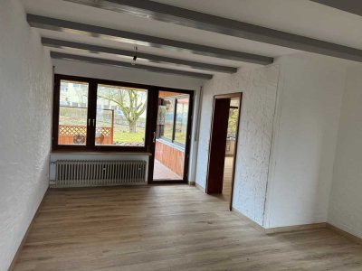 Schöne 6-Zimmer-Erdgeschosswohnung mit Terrasse und großem Garten