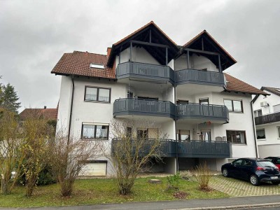 Ansprechende 3-Zimmer-DG-Wohnung mit Balkon in Waldbüttelbrunn