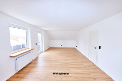 Erstbezug nach Vollsanierung: Schöne 3-Zimmer-DG-Wohnung mit gehobener Innenausstattung