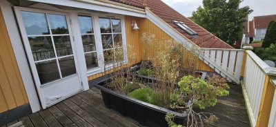 Helle 4-R-DG-Whg., Terrasse, Carport, Kamin, in schwedischem Wohnstil. Kleine, grüne Wohnsiedlung..