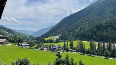 ZWEITWOHNSITZ - ATTRAKTIVE APARTMENTS IM CHALET - EXKLUSIVES BAUPROJEKT MIT TRAUMHAFTEM BERGPANORAMA - ABSOLUTES WOHLFÜHLAMBIENTE ZUM RELAXEN