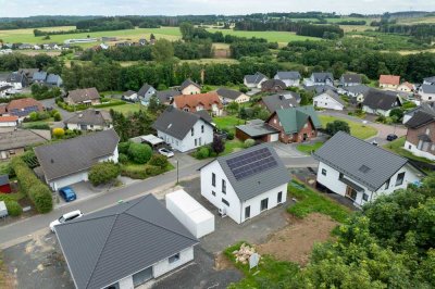 Traumhaftes, schlüsselfertiges und freistehendes Einfamilienhaus in idyllischer Wohnlage!