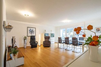 SONNENDURCHFLUTETES 4-ZIMMER-PENTHOUSE MIT 4 TERRASSEN IN WALDKIRCH | BARRIEREARM