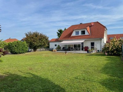 Modernes Friesenhaus im Naturpark Steinhuder Meer: Mit hochwertiger EBK, Carport und zahlreichen San