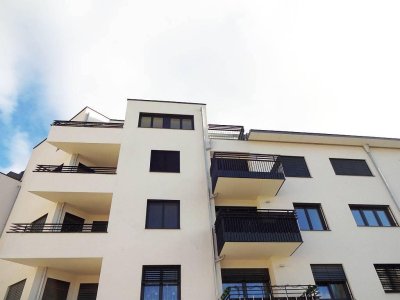 BEZAUBERNDE FAMILIENWOHNUNG MIT FERNBLICK UND TIEFGARAGENPLATZ . . .