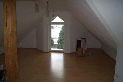 Freundliche 2-Zimmer-DG-Wohnung mit Balkon in Erkelenz