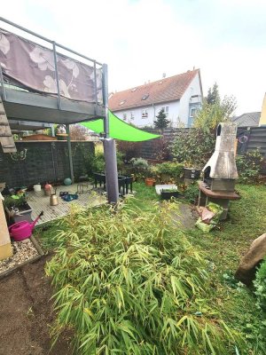 *Reihenhaus zur Miete - mit Garten und Garage*