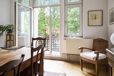 Altbau-Liebe: Charmante 4-Zimmer-Wohnung im denkmalgeschützten Haus