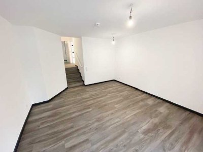 Topsanierte 2-Zimmer-Wohnung in Stadtnähe mit Balkon