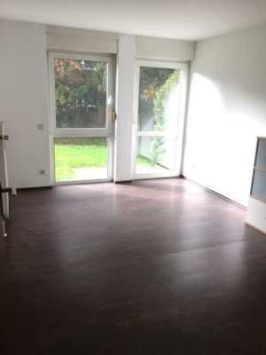 Helles Zweizimmer-Appartement mit kleiner Terrasse und Tiefgaragenstellplatz in Eschweiler