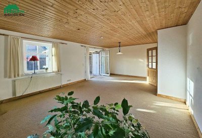 Tensbüttel. 2-Zimmer-Wohnung, EG, ca. 67 m², großer Gartenanteil, Carportplatz